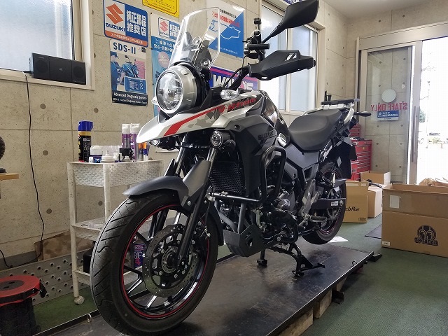 Vストローム250、SP忠男製パワーボックスお取り付け！のお話。 - 日刊